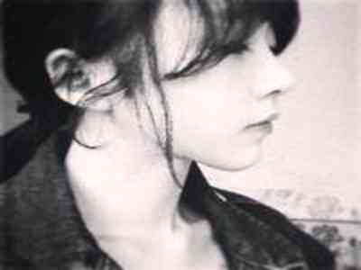 欧美大波少妇在厨房被:欧美大波少妇在厨房被意外惊吓，笑料百出 